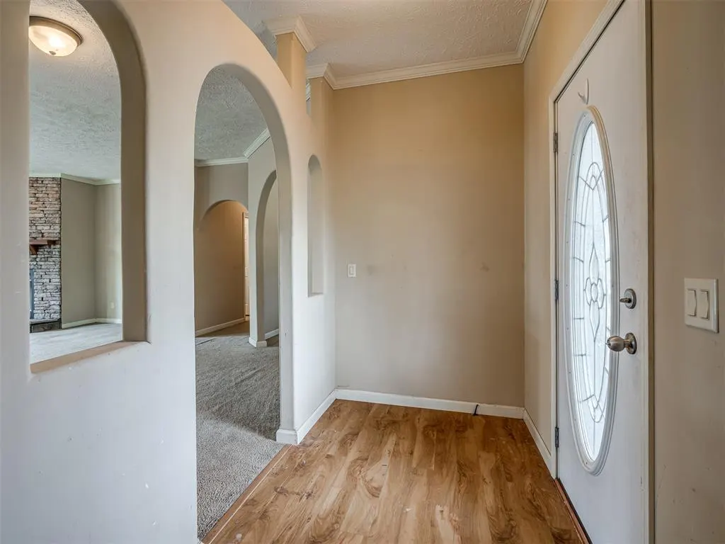 Photo 8 — 4124 E Horseshoe Lane, Moore, OK 73160