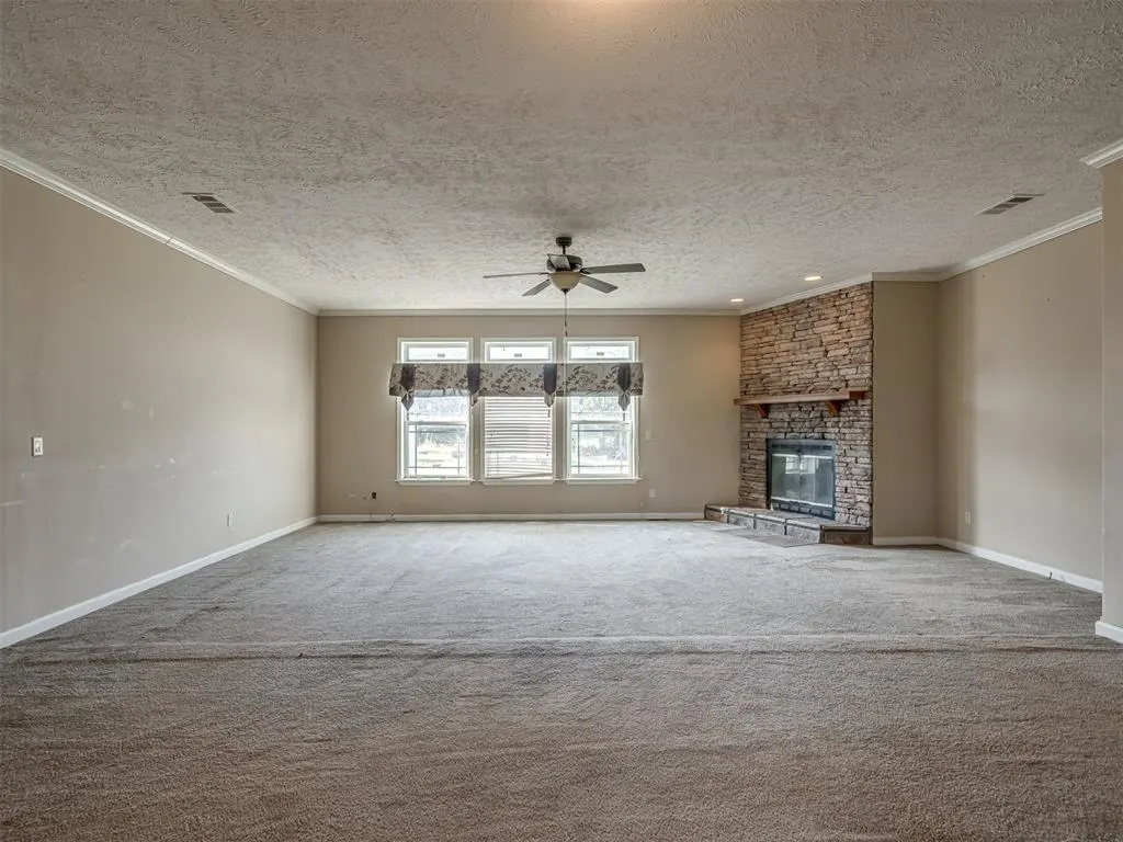 Photo 10 — 4124 E Horseshoe Lane, Moore, OK 73160