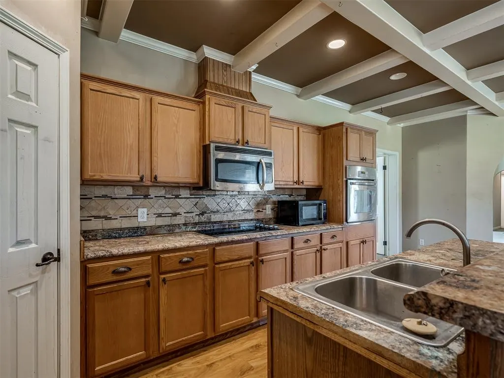 Photo 15 — 4124 E Horseshoe Lane, Moore, OK 73160