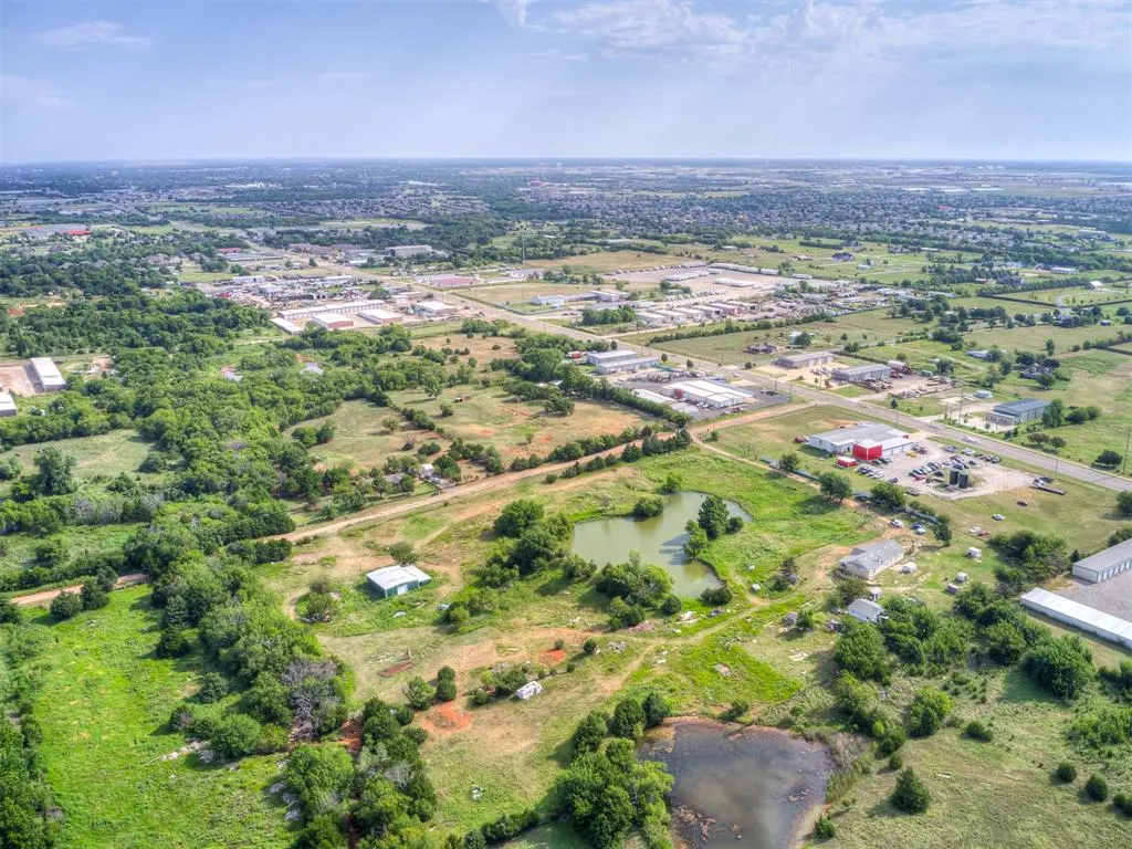 Photo 29 — 4124 E Horseshoe Lane, Moore, OK 73160