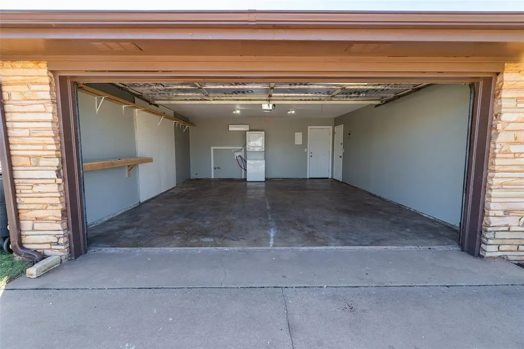 Photo 12 — 946 Freeland Drive, Enid, OK 73701
