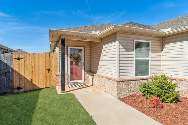 Photo 3 — 1821 Hannah Lane, Oklahoma City, OK 73127
