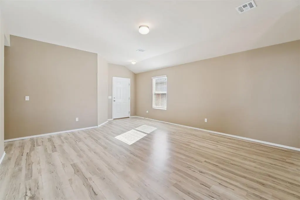 Photo 10 — 1821 Hannah Lane, Oklahoma City, OK 73127