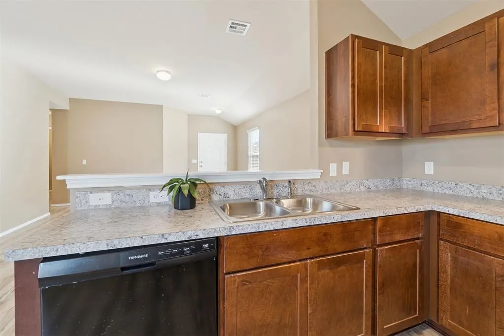 Photo 15 — 1821 Hannah Lane, Oklahoma City, OK 73127