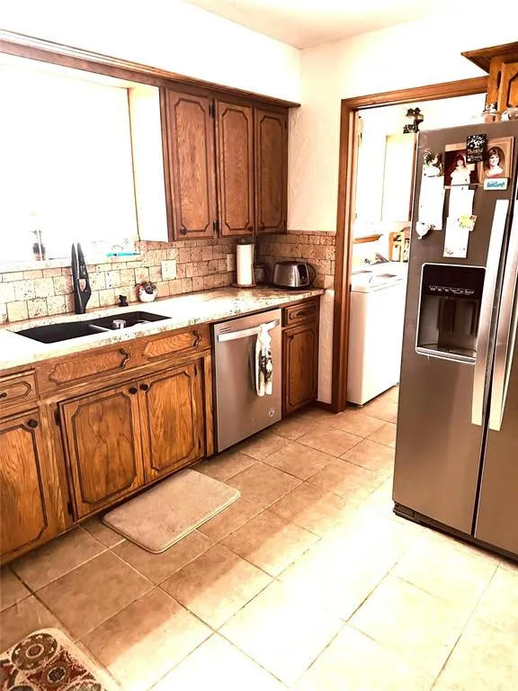 Photo 4 — 221 Sooner Road, Holdenville, OK 74848