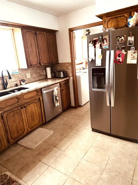 Photo 5 — 221 Sooner Road, Holdenville, OK 74848