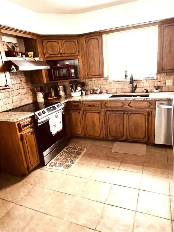 Photo 7 — 221 Sooner Road, Holdenville, OK 74848
