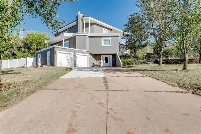 Photo 2 — 5100 Burr Oaks Road, Oklahoma City, OK 73105