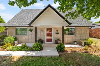 Sold home at 1601 Ridgecrest Drive