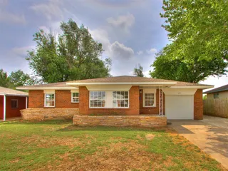 Sold home at 624 E Bouse Drive