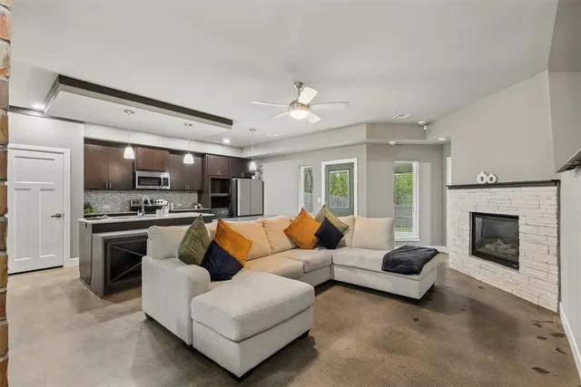 Photo 2 — 17605 Black Hawk Drive, Edmond, OK 73012