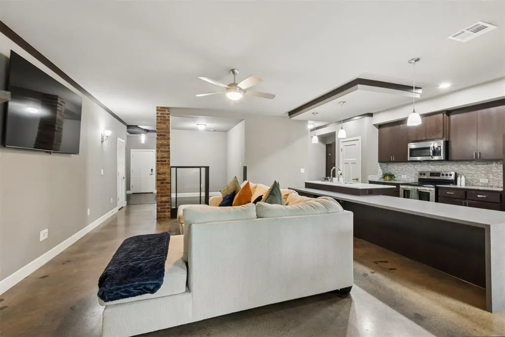 Photo 3 — 17605 Black Hawk Drive, Edmond, OK 73012
