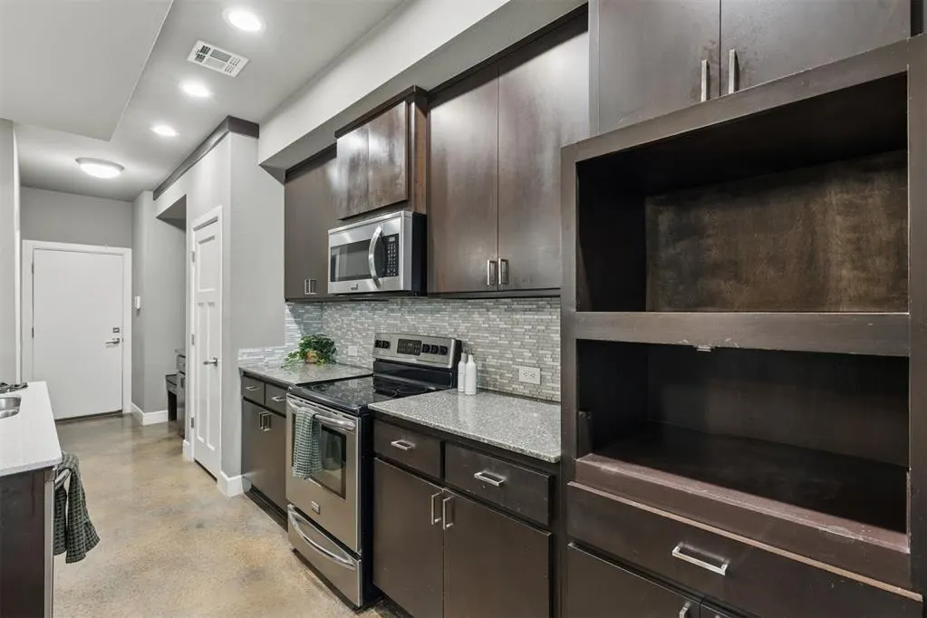 Photo 9 — 17605 Black Hawk Drive, Edmond, OK 73012