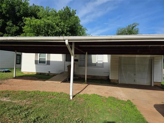 Front exterior — 3413 Willow Creek Drive, Midwest City, OK 73110