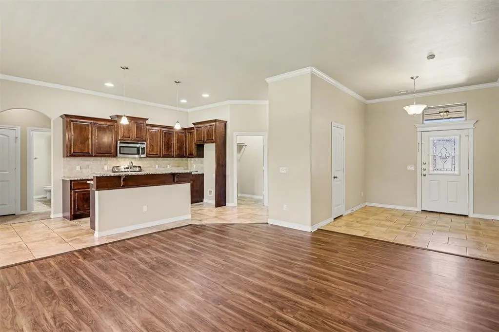 Photo 6 — 2400 Bretton Lane, Edmond, OK 73012