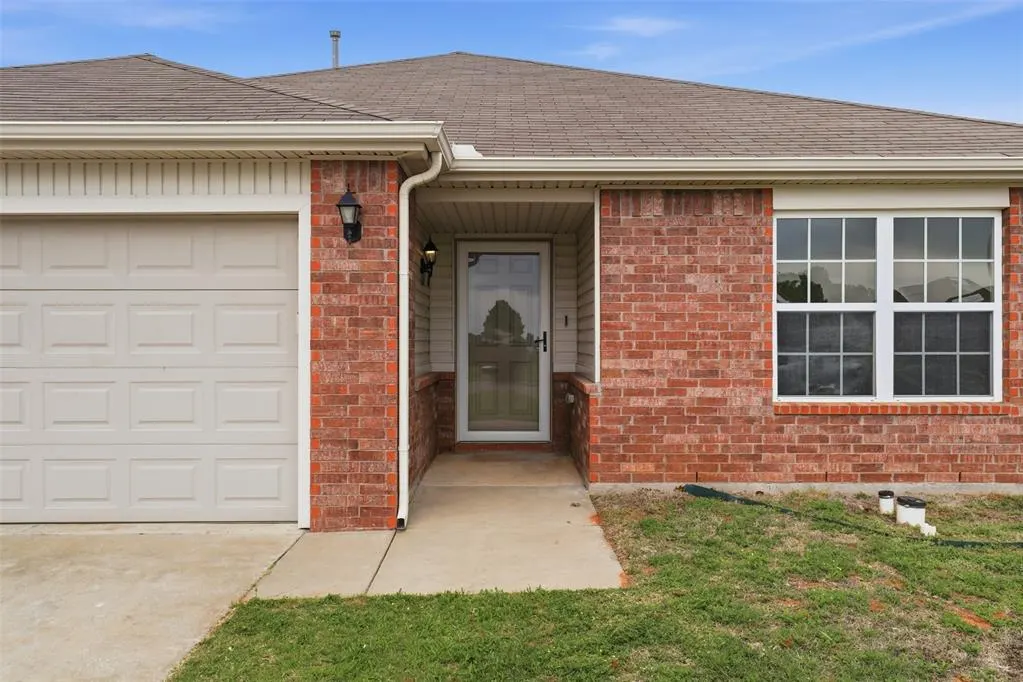 Photo 3 — 2316 Bradford Circle, Newcastle, OK 73065