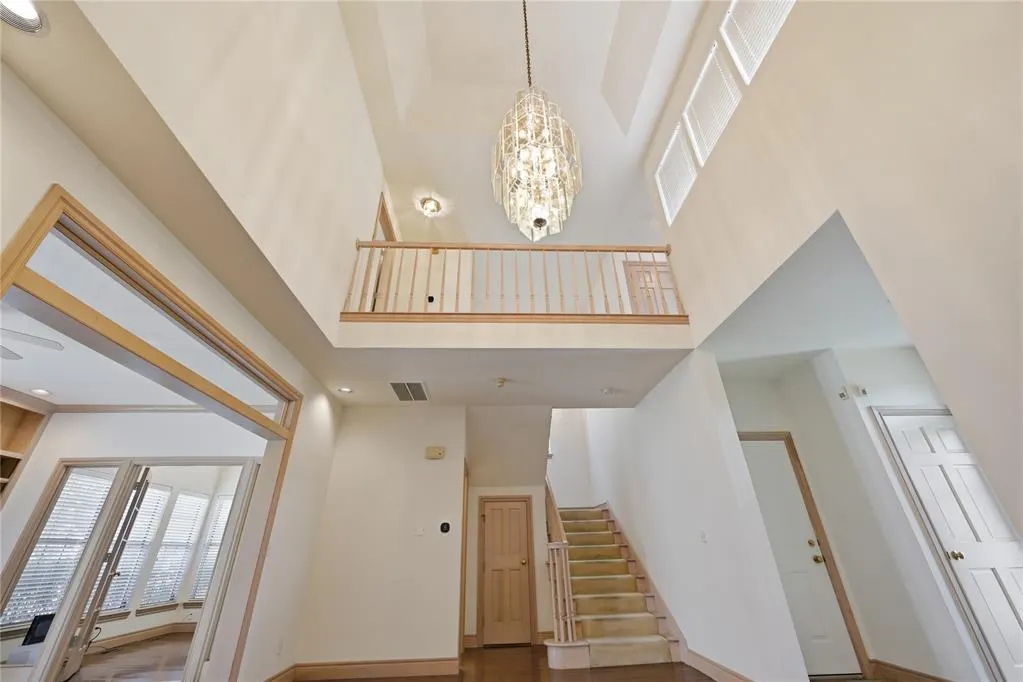 Photo 9 — 5515 Fairway Drive, Edmond, OK 73025