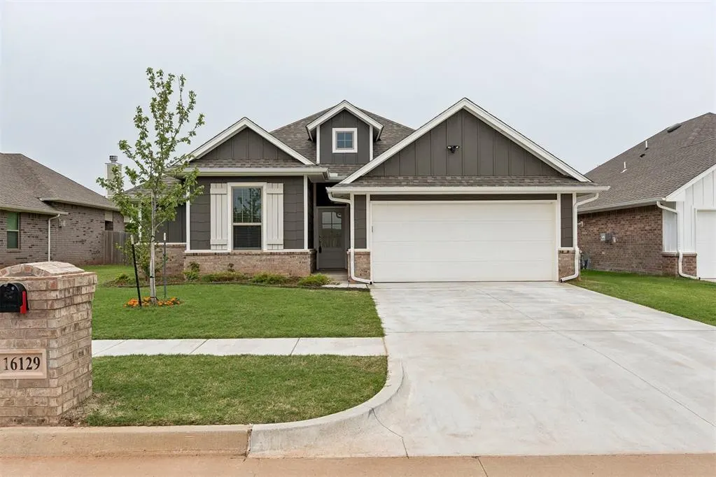 Photo 2 — 16129 Villa Valeria Way, Edmond, OK 73013