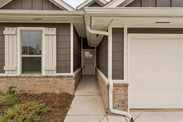 Photo 5 — 16129 Villa Valeria Way, Edmond, OK 73013