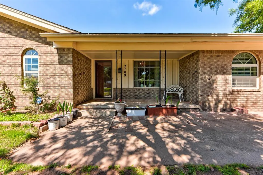 Photo 3 — 3109 N Alexander Lane, Bethany, OK 73008
