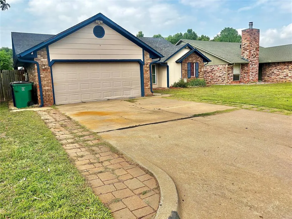 Front exterior — 8113 NW 113th Street, Oklahoma City, OK 73162