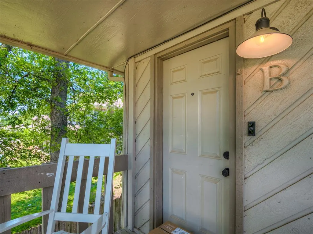 Photo 5 — 131 W Acres Street B, Norman, OK 73069