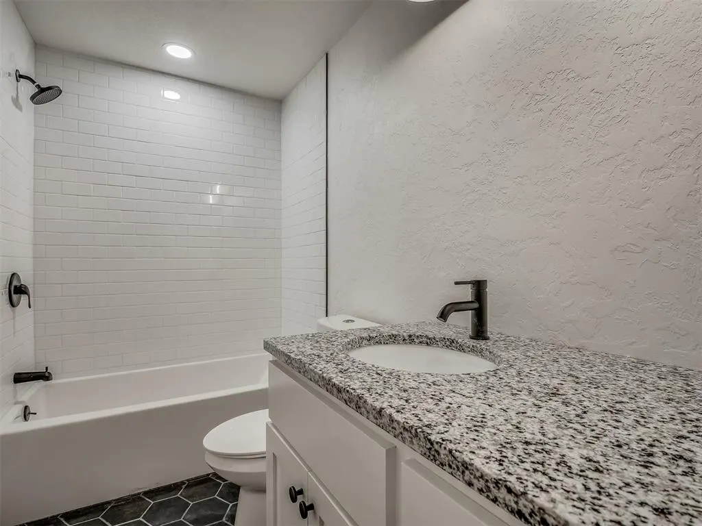 Photo 30 — 131 W Acres Street B, Norman, OK 73069