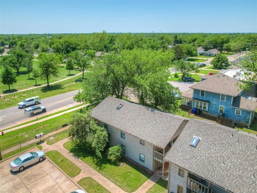 Photo 35 — 131 W Acres Street B, Norman, OK 73069