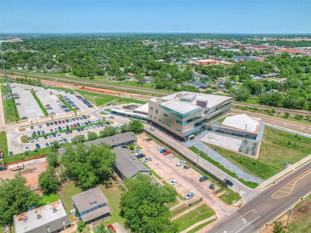 Photo 41 — 131 W Acres Street B, Norman, OK 73069