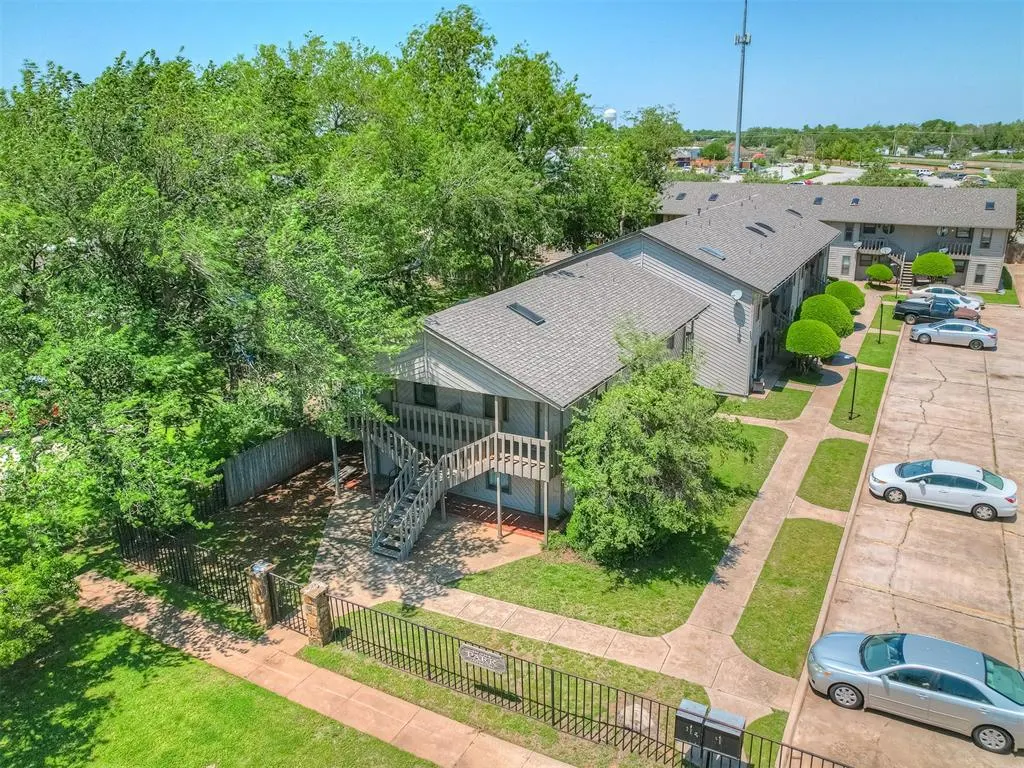 Photo 42 — 131 W Acres Street B, Norman, OK 73069