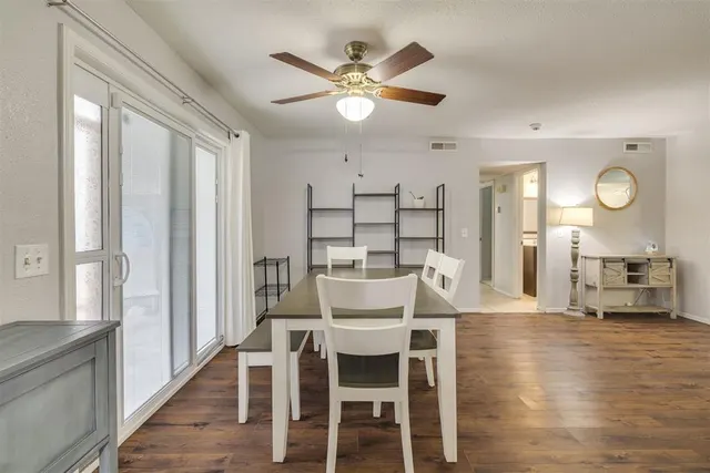 Photo 4 — 11325 N May Avenue D, Edmond, OK 73120