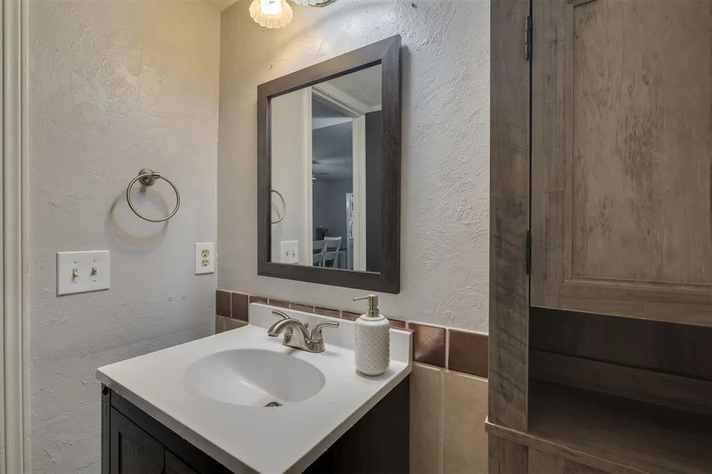 Photo 10 — 11325 N May Avenue D, Edmond, OK 73120