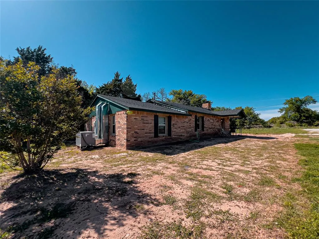 Photo 3 — 23039 E County Road 1400 Road, Anadarko, OK 73005