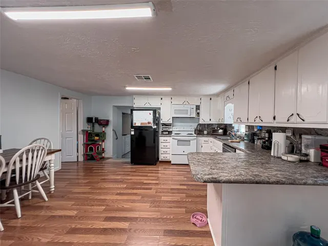 Photo 8 — 23039 E County Road 1400 Road, Anadarko, OK 73005