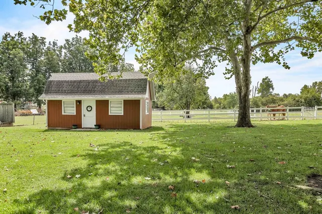 Photo 5 — 10800 S Brook Drive, Oklahoma City, OK 73165