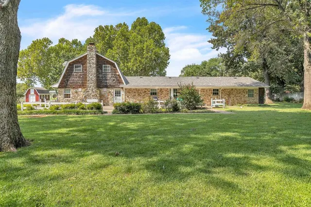Photo 6 — 10800 S Brook Drive, Oklahoma City, OK 73165
