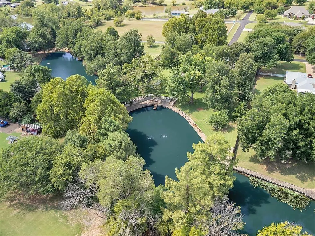 Photo 19 — 10800 S Brook Drive, Oklahoma City, OK 73165