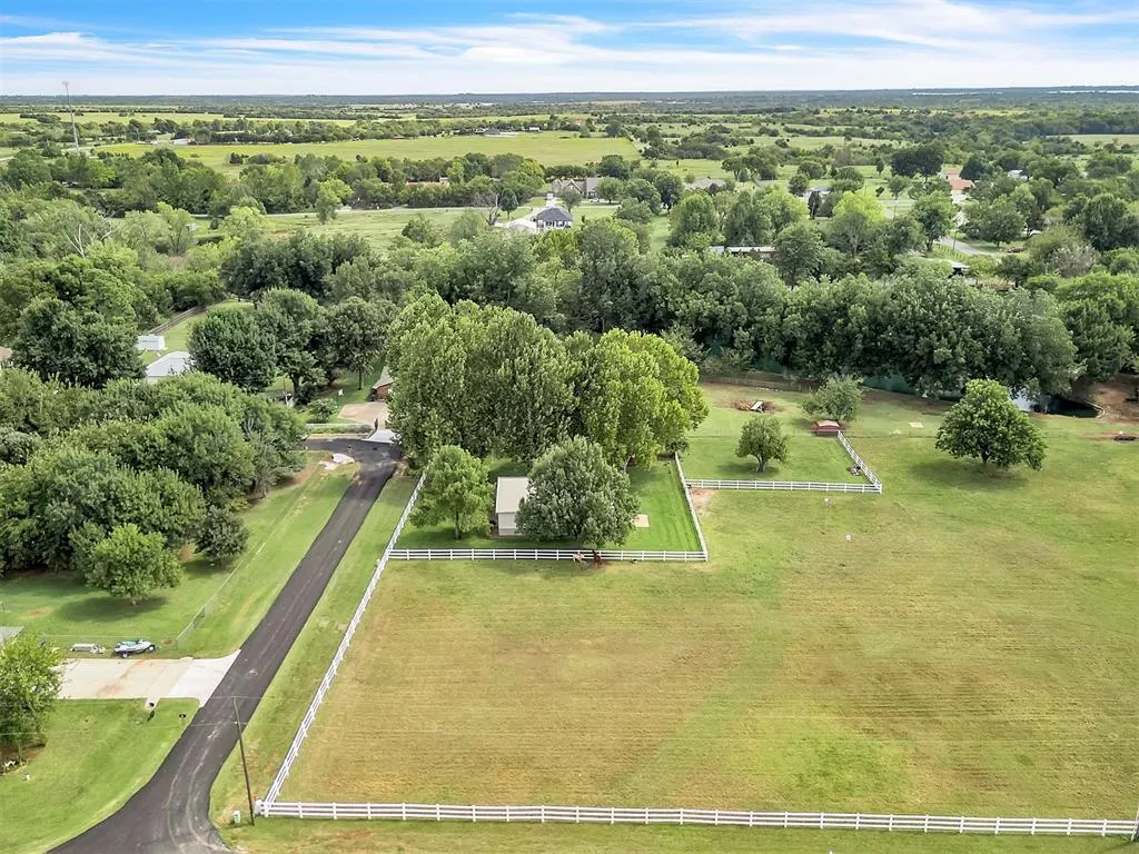 Photo 21 — 10800 S Brook Drive, Oklahoma City, OK 73165