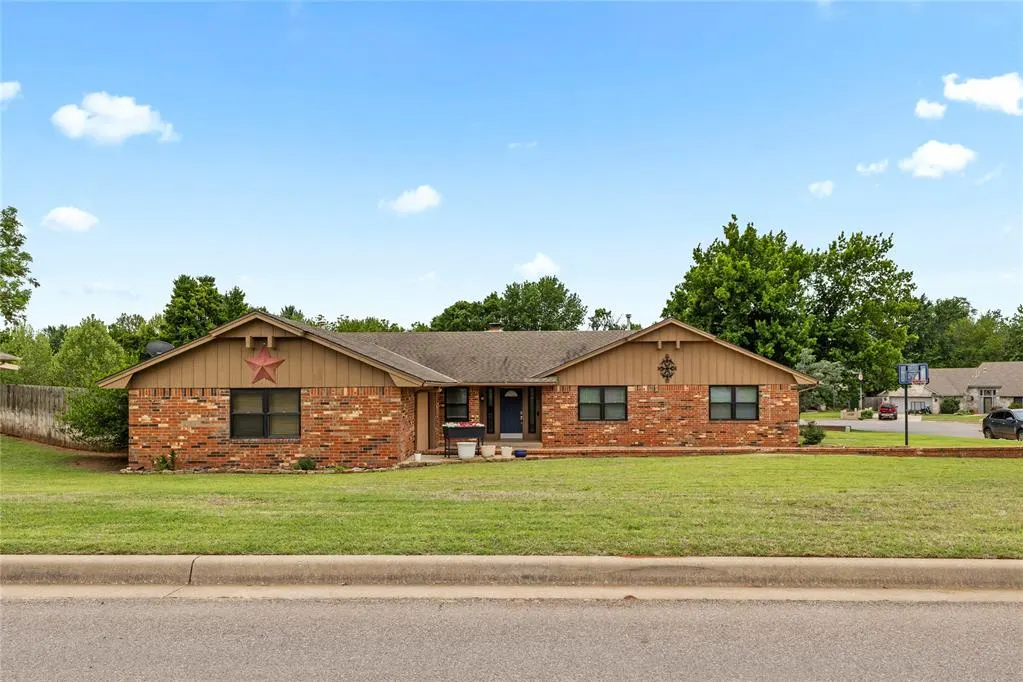 Photo 2 — 1440 Timber Creek, Weatherford, OK 73096