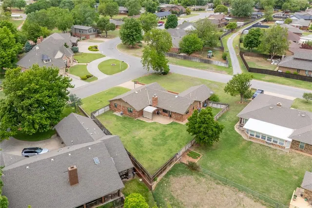 Photo 5 — 1440 Timber Creek, Weatherford, OK 73096