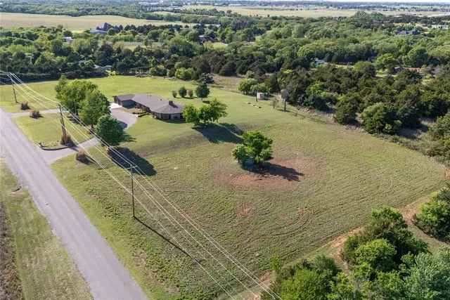Photo 3 — 24331 E 1030 Road, Weatherford, OK 73096