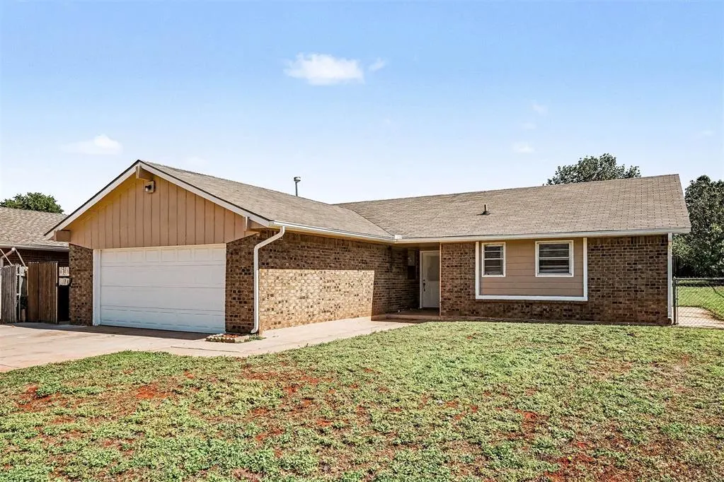 Front exterior — 3821 W Oakcliff Drive, Oklahoma City, OK 73135