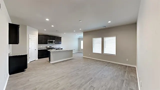 Photo 3 — 4304 Colt Drive, Mustang, OK 73064