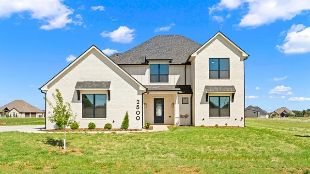 Front exterior — 2500 Heathery Park, Oklahoma City, OK 73128
