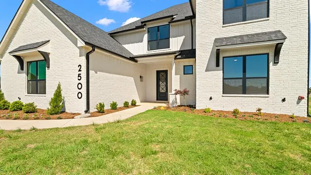 Photo 3 — 2500 Heathery Park, Oklahoma City, OK 73128