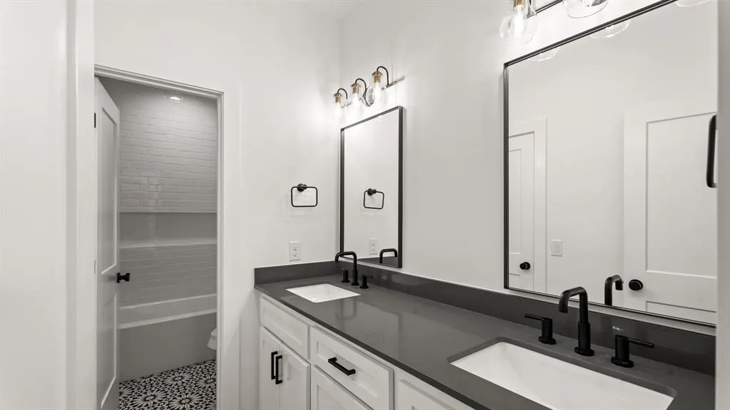 Photo 33 — 2500 Heathery Park, Oklahoma City, OK 73128
