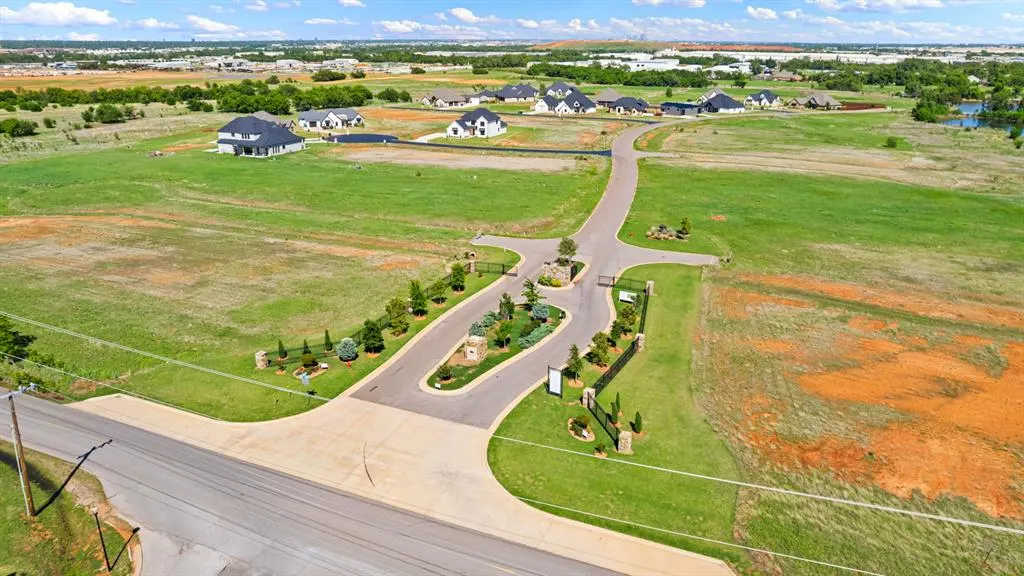 Photo 49 — 2500 Heathery Park, Oklahoma City, OK 73128