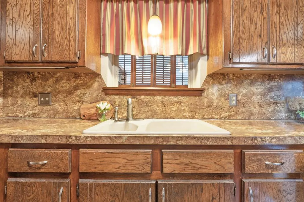 Photo 7 — 507 Mark Street, Tecumseh, OK 74873