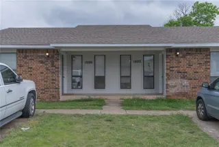 Sold home at 1000 Acacia Circle