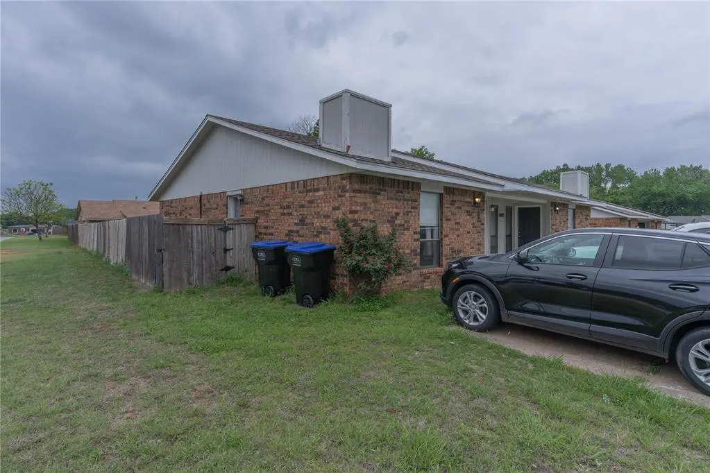 Photo 2 — 1000 Acacia Circle, Noble, OK 73068